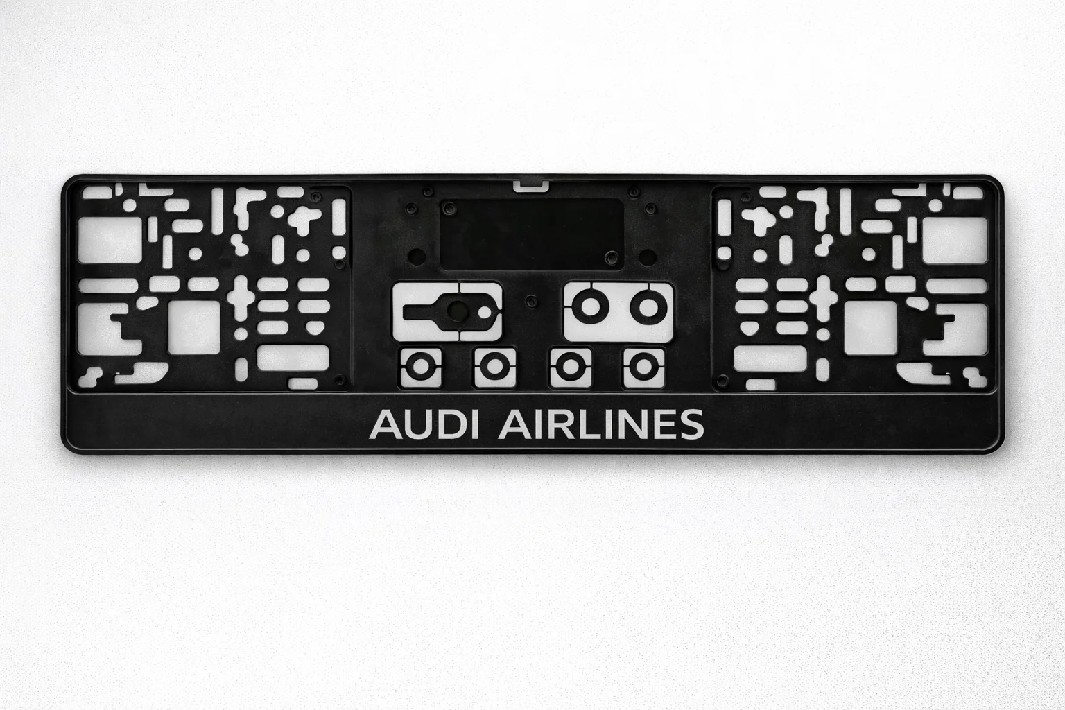 Рамка с надпис "Audi Airlines"